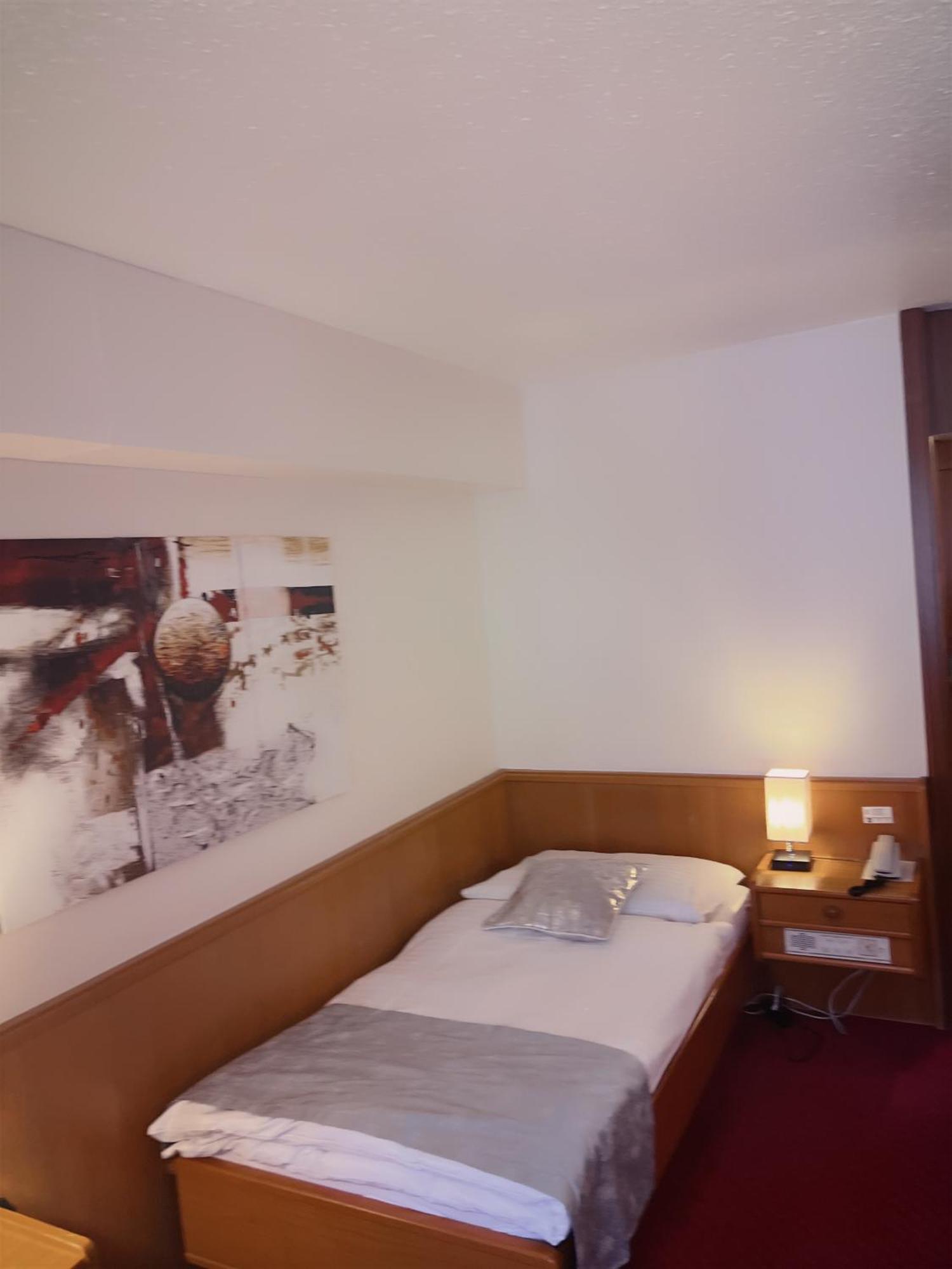 Hotel Des Trois Rois Le Locle Luaran gambar