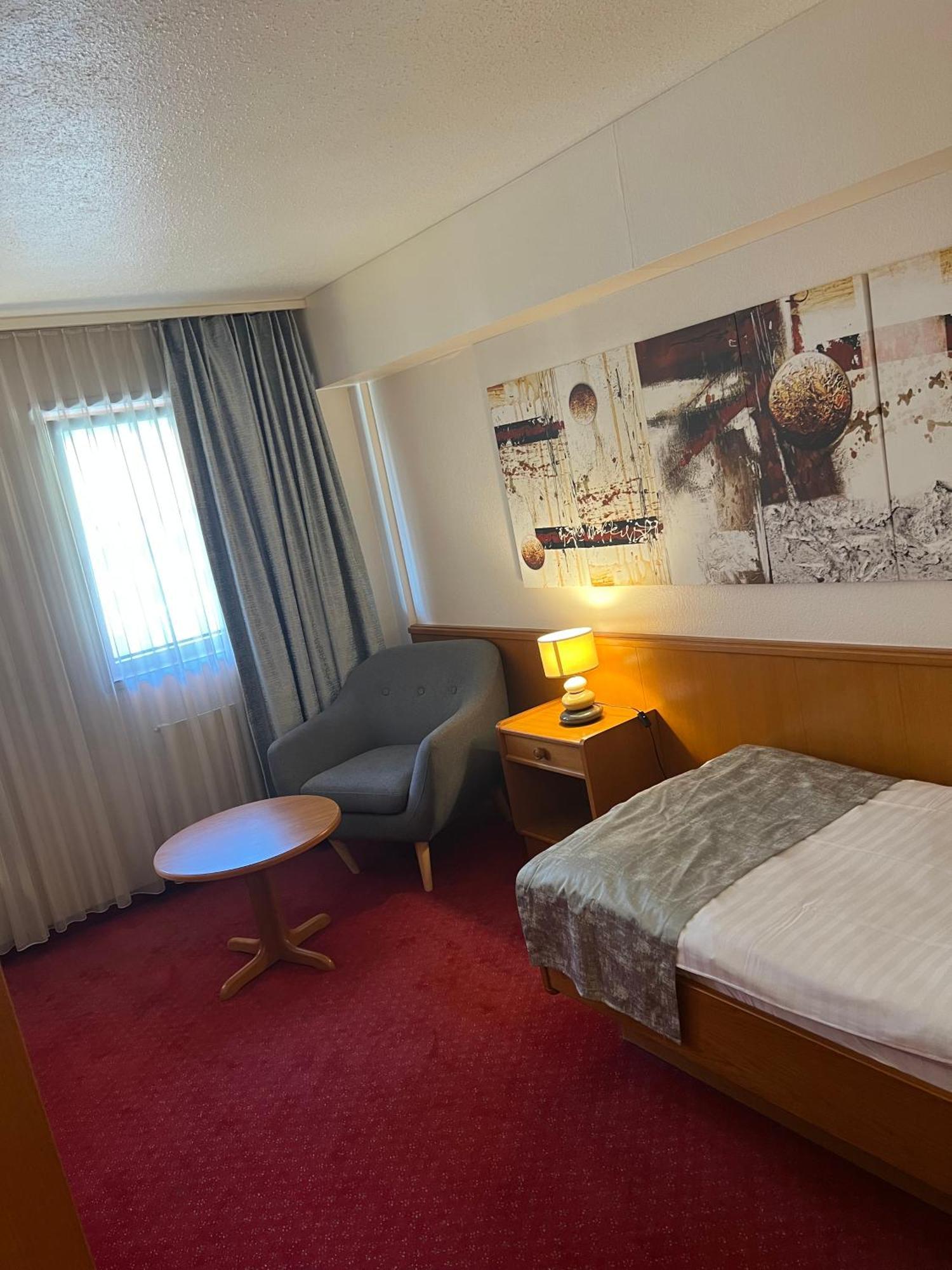Hotel Des Trois Rois Le Locle Luaran gambar